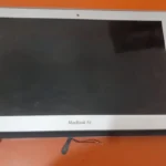 Apple MacBook Air 11 Mid 2013 and early 2014 Complete Screen יד שניה לא נבדק מסך קומפלט למחשב אפל מאק מאקינטוש כולל כבל פלאט צירים ועוד…